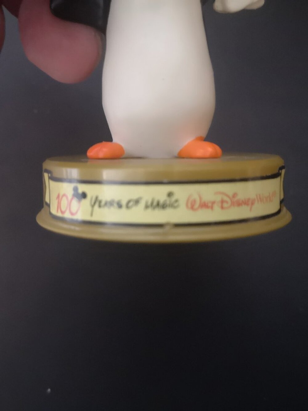 4 - Vintage McDonalds 2002 Happy Meal Toys 2.75" - 3.5" Penguin Dale & Mushu - Picture 3 of 8
